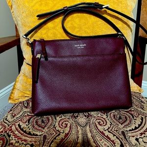 Beautiful burgundy Kate Spade ♠️ crossbody, excellent pre-owned condition!
